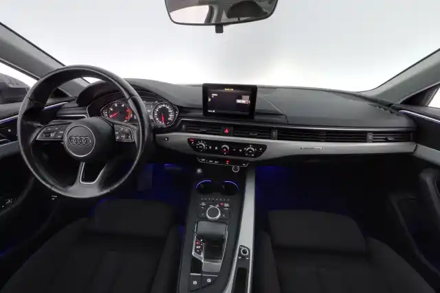 Harmaa Farmari, Audi A4 – SNU-369