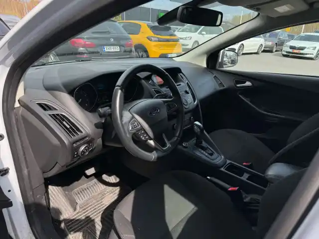 Valkoinen Farmari, Ford Focus – SNV-555