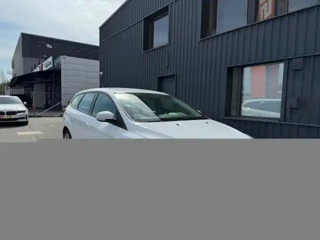 Valkoinen Farmari, Ford Focus – SNV-555