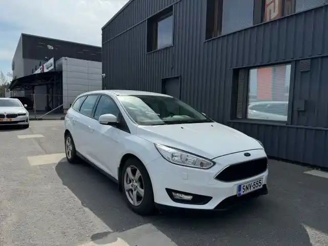 Valkoinen Farmari, Ford Focus – SNV-555