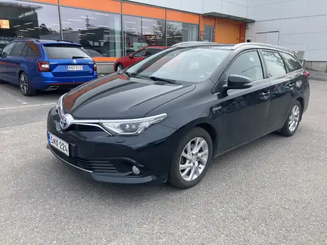 Harmaa Farmari, Toyota Auris – SNX-224