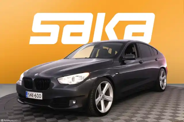 Harmaa Sedan, BMW 530 GRAN TURISMO – SNX-600