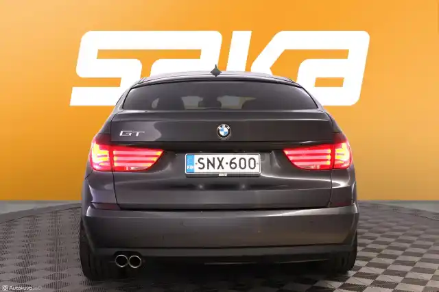 Harmaa Sedan, BMW 530 GRAN TURISMO – SNX-600