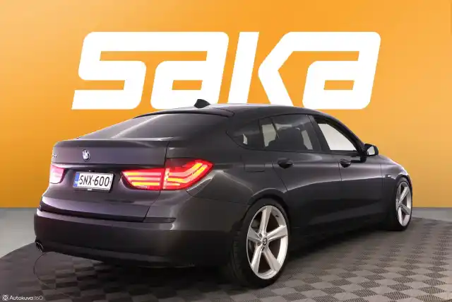 Harmaa Sedan, BMW 530 GRAN TURISMO – SNX-600