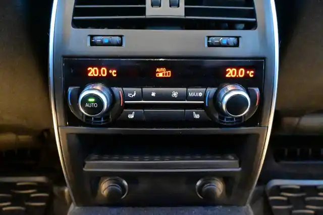 Harmaa Sedan, BMW 530 GRAN TURISMO – SNX-600