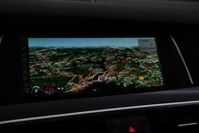 Harmaa Sedan, BMW 530 GRAN TURISMO – SNX-600