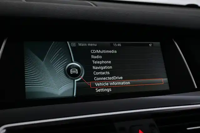 Harmaa Sedan, BMW 530 GRAN TURISMO – SNX-600
