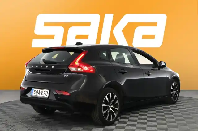 Musta Viistoperä, Volvo V40 – SOA-270