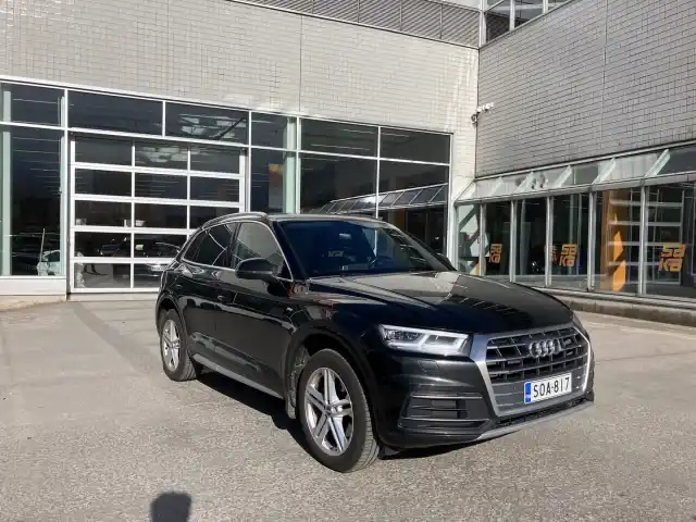 Musta Maastoauto, Audi Q5 – SOA-817