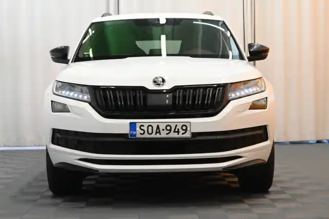 Valkoinen Maastoauto, Skoda Kodiaq – SOA-949