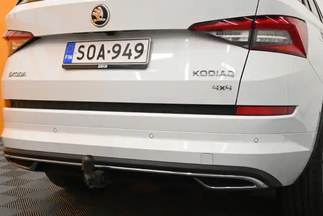 Valkoinen Maastoauto, Skoda Kodiaq – SOA-949