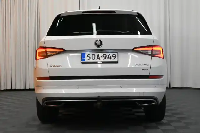 Valkoinen Maastoauto, Skoda Kodiaq – SOA-949