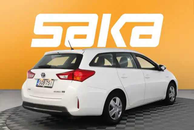 Valkoinen Farmari, Toyota Auris – SOB-751