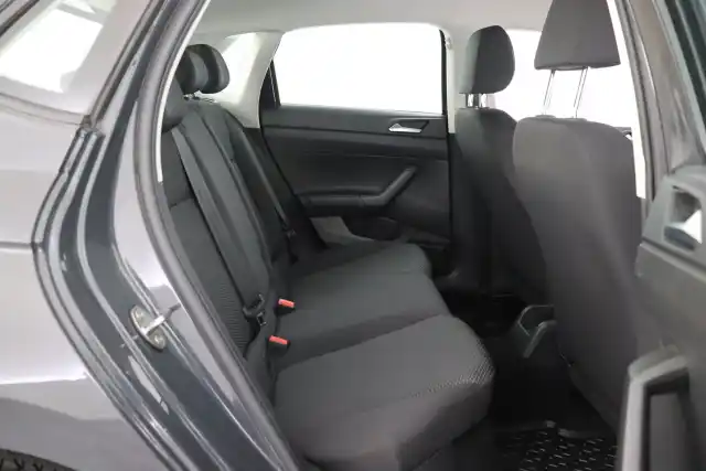 Harmaa Viistoperä, Volkswagen Polo – SOC-321