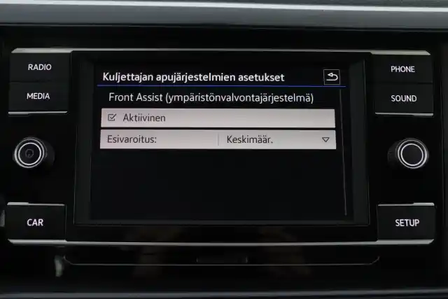 Harmaa Viistoperä, Volkswagen Polo – SOC-321