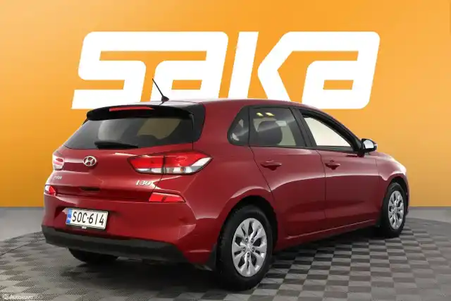 Punainen Viistoperä, Hyundai I30 – SOC-614