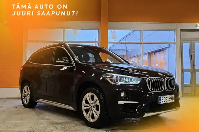 Ruskea Maastoauto, BMW X1 – SOE-598