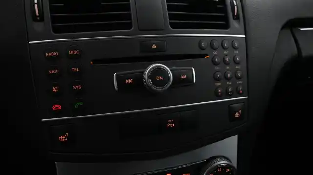 Harmaa Farmari, Mercedes-Benz C – SOJ-373