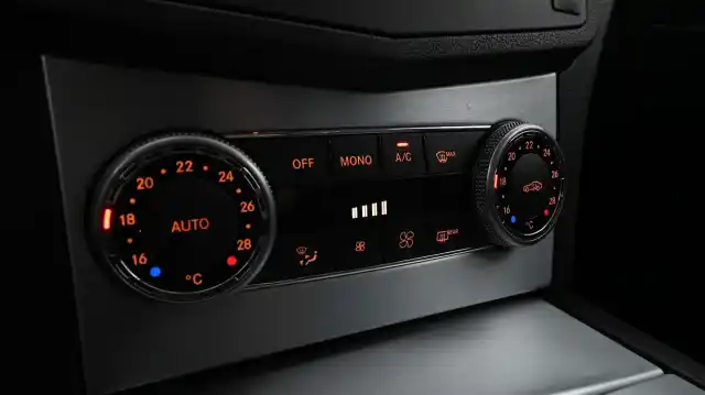 Harmaa Farmari, Mercedes-Benz C – SOJ-373