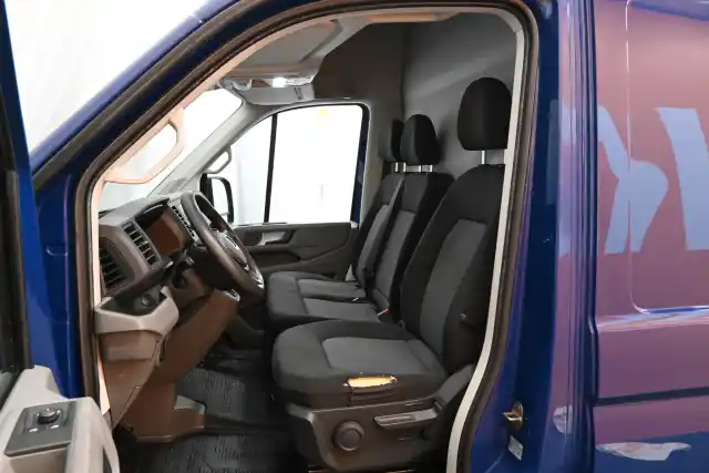 Sininen Pakettiauto, Volkswagen Crafter – SOJ-592