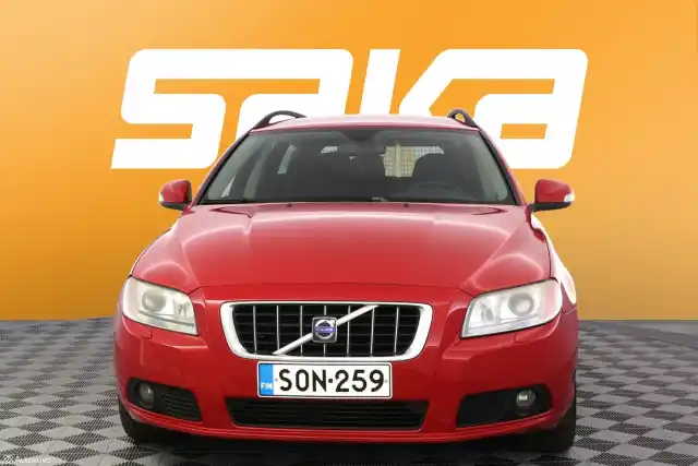 Punainen Farmari, Volvo V70 – SON-259