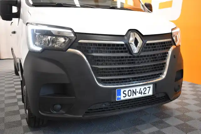 Valkoinen Pakettiauto, Renault Master – SON-427