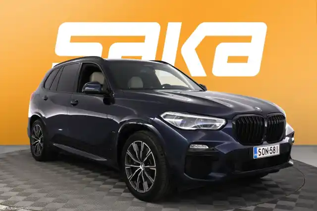 Sininen Maastoauto, BMW X5 – SON-581