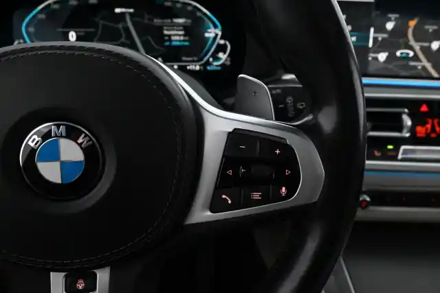Sininen Maastoauto, BMW X5 – SON-581