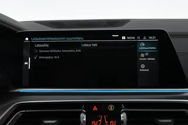Sininen Maastoauto, BMW X5 – SON-581