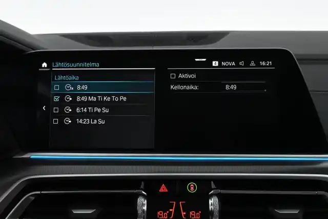 Sininen Maastoauto, BMW X5 – SON-581