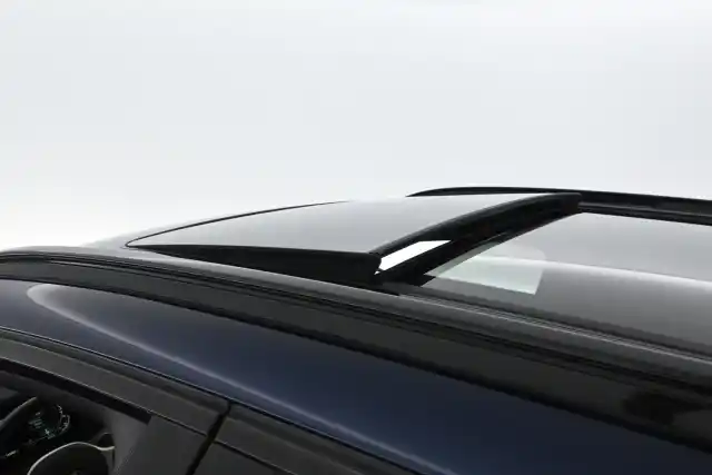 Sininen Maastoauto, BMW X5 – SON-581