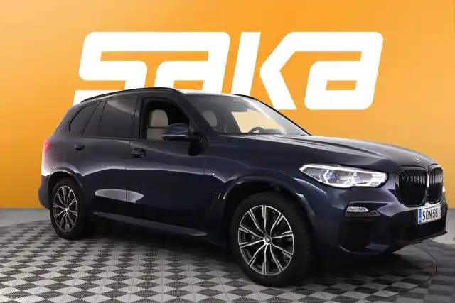 Sininen Maastoauto, BMW X5 – SON-581