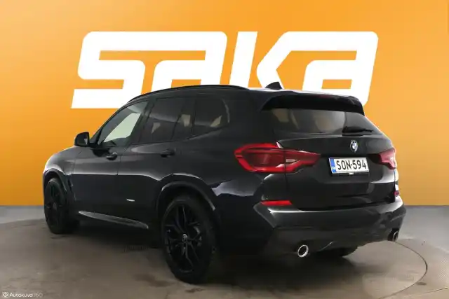 Musta Maastoauto, BMW X3 – SON-594