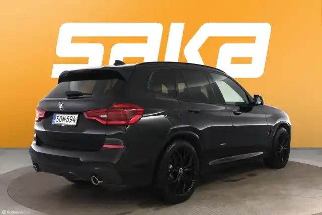 Musta Maastoauto, BMW X3 – SON-594