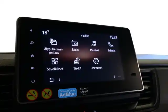 Valkoinen Pakettiauto, Renault Trafic – SOT-860