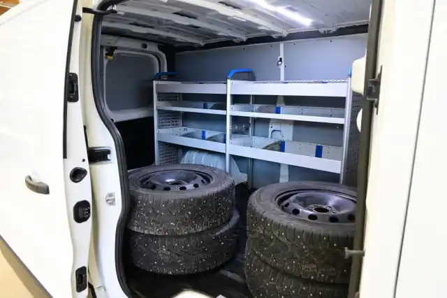 Valkoinen Pakettiauto, Renault Trafic – SOT-860
