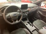 Punainen Maastoauto, Ford Kuga – SOU-104, kuva 3