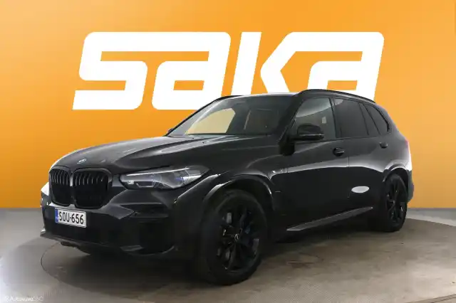 Musta Maastoauto, BMW X5 – SOU-656