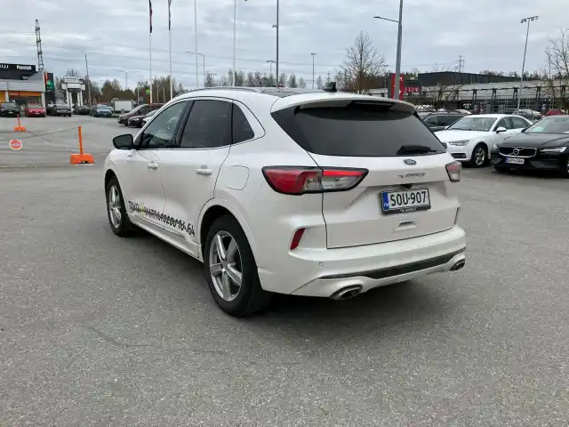 Valkoinen Maastoauto, Ford Kuga – SOU-907