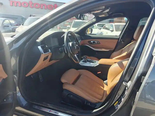 Harmaa Farmari, BMW 330 – SOV-988
