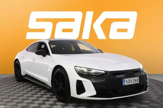 Valkoinen Coupe, Audi e-tron GT – SOX-260