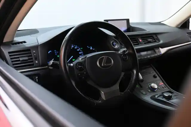 Punainen Viistoperä, Lexus CT – SOX-364