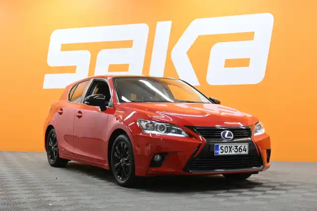 Punainen Viistoperä, Lexus CT – SOX-364