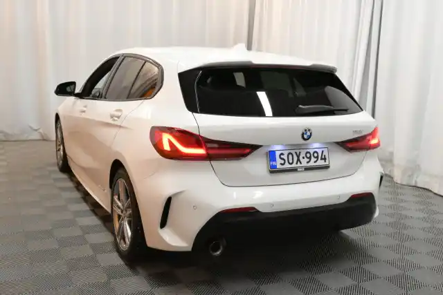 Valkoinen Viistoperä, BMW 118 – SOX-994