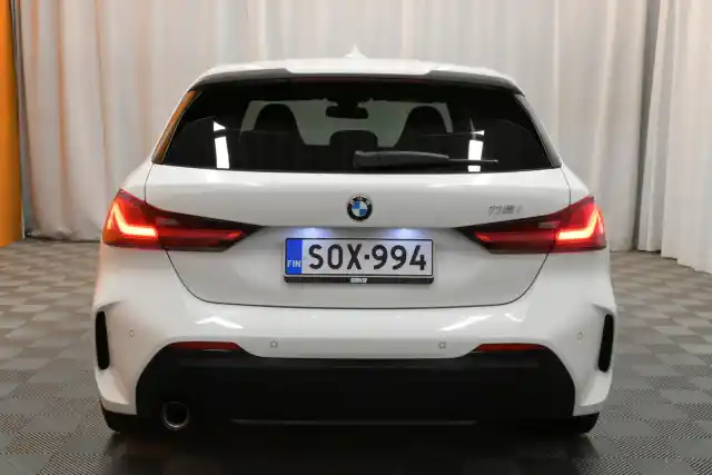 Valkoinen Viistoperä, BMW 118 – SOX-994