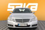 Harmaa Sedan, Mercedes-Benz E – SOZ-393, kuva 2