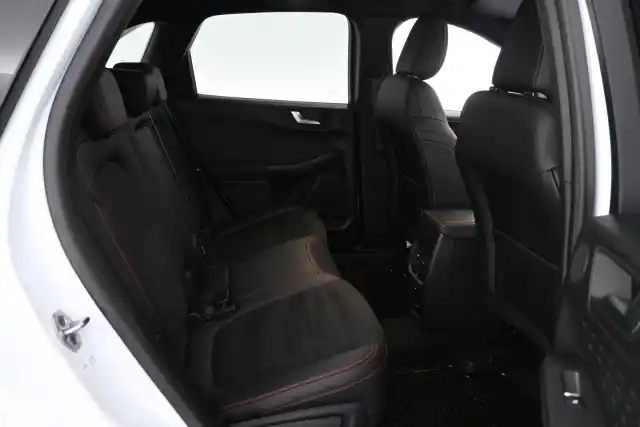 Valkoinen Maastoauto, Ford Kuga – SPA-350