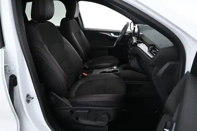 Valkoinen Maastoauto, Ford Kuga – SPA-350