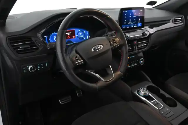 Valkoinen Maastoauto, Ford Kuga – SPA-350