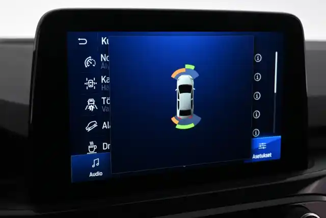 Valkoinen Maastoauto, Ford Kuga – SPA-350